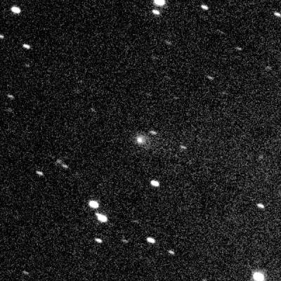 La comète 44P/Reinmuth au T82 cm. PRISM donne une magnitude de 18,0. Sur l'image jointe (champ de 5' x 5',
pose totale de 8 x 60 s en lumière blanche), il semble que la comète ait une coma d'environ 5".
